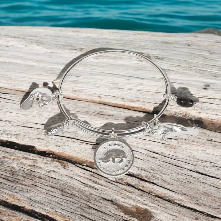 Bracciale regolabile con ciondolo lamantino — Collezione I Love - Argento Sterling per la vendita all'ingrosso da parte di Big Blue by Roland St John