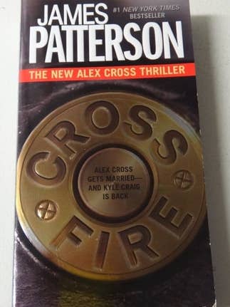 Cross Fire av James Patterson för wholesale av Boon Books