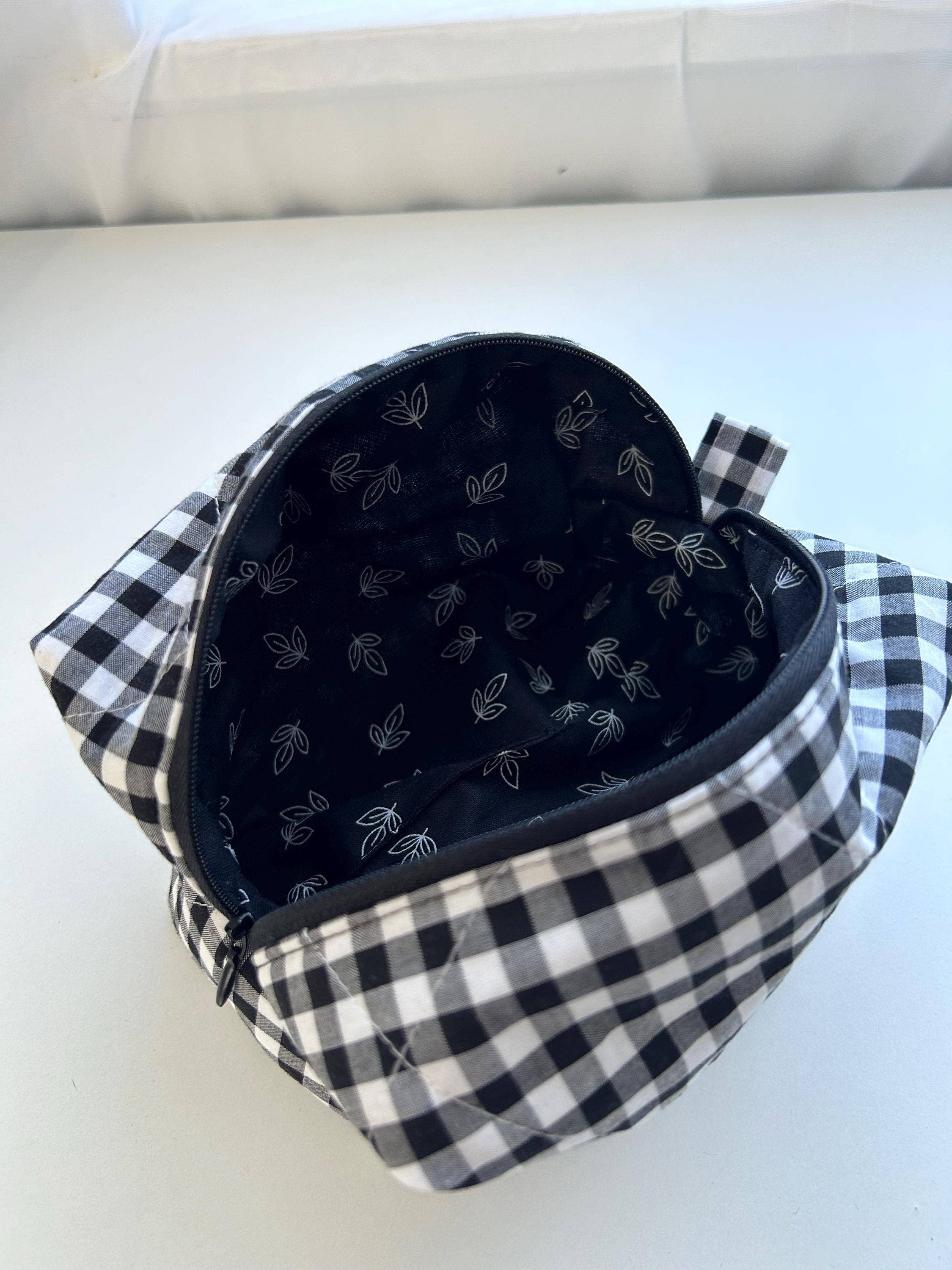 DaintyLuxeAU – bolsa de maquilhagem e cosméticos por atacado – Bolsas de maquiagem variadas: xadrez vichy, acolchoada, com formato quadrado, diversos tamanhos6