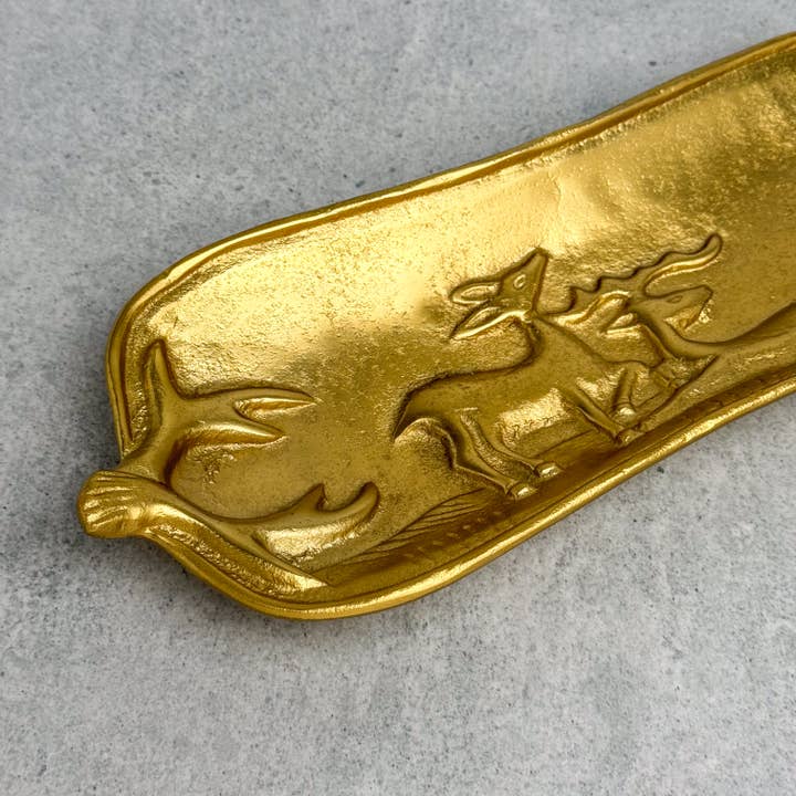 India Handicrafts Inc - Wholesale Decorative Tray - Gold Textured Deer Tray2