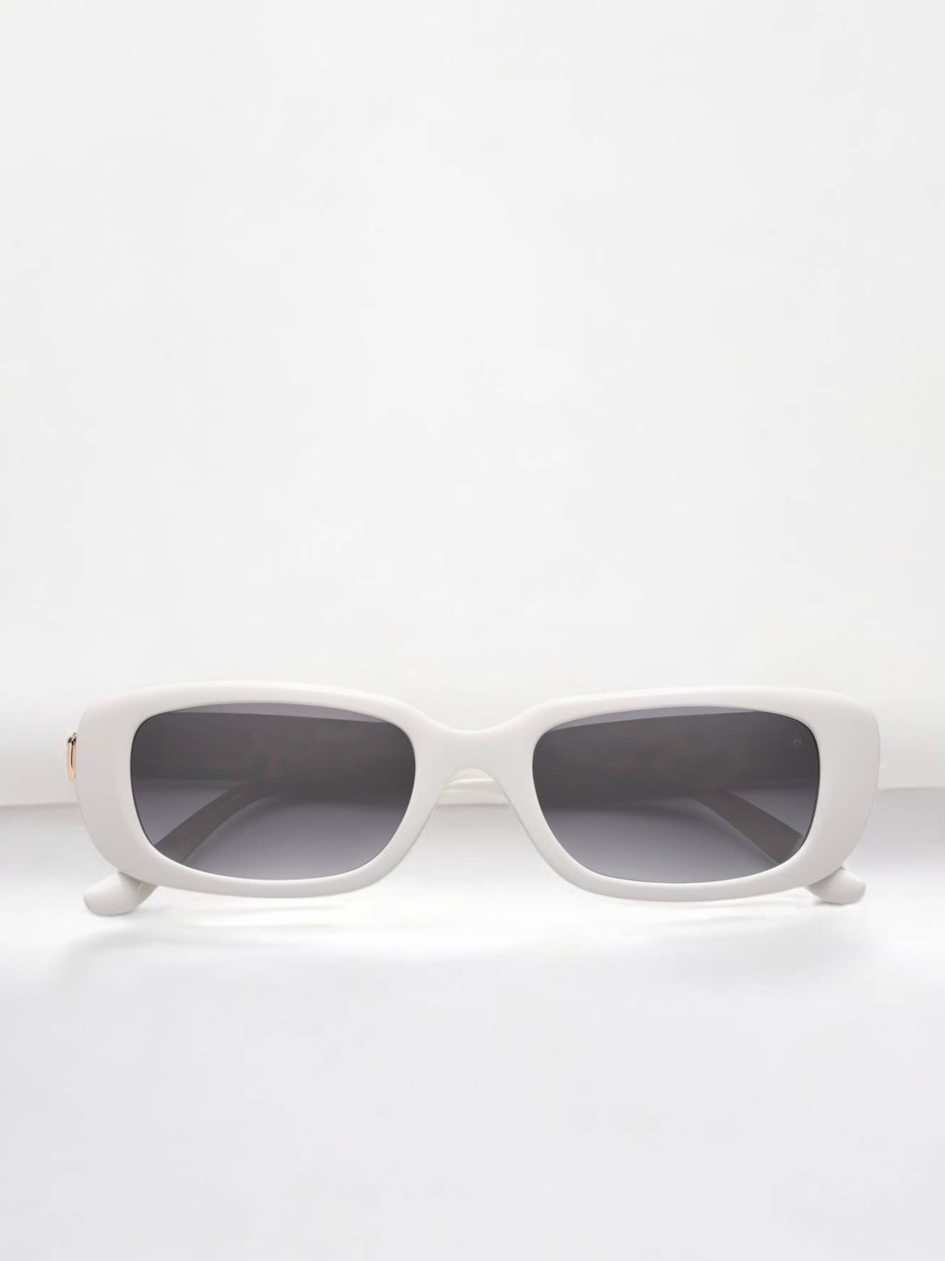 BYREN | ÉLINE L'ATELIER - Wholesale Sunglasses - Women's - CV2966 sunglasses3
