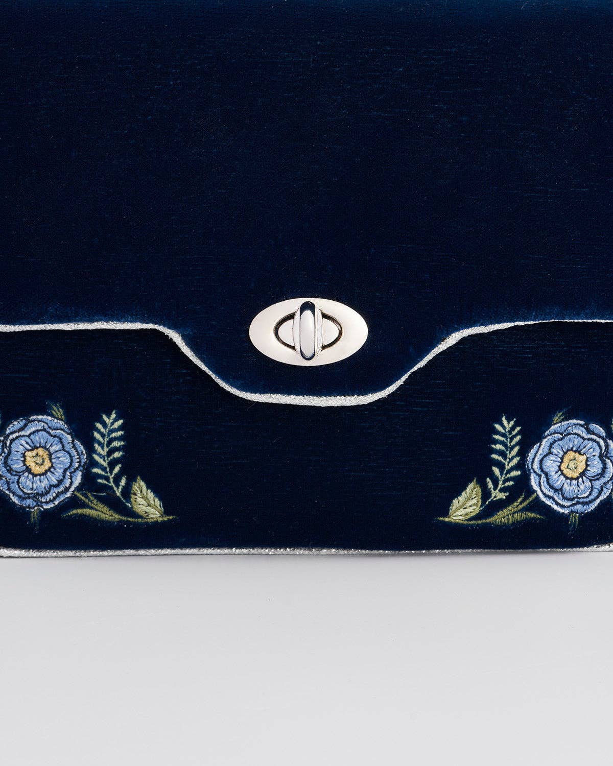 Fable England – Bolsa - Mulher por atacado – Carteira Azul Bordada com Rosas6