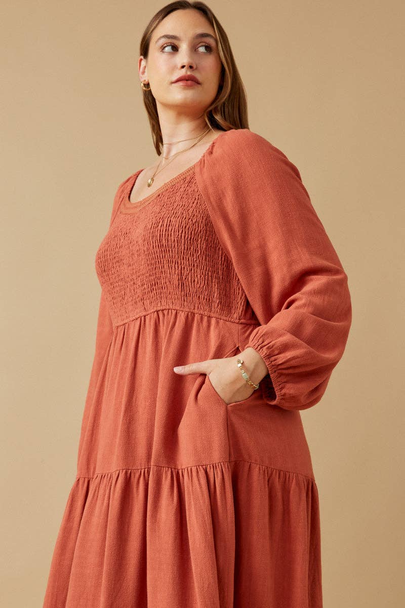 Hayden LA - Vente Robe – femme - Robe à étages pour femmes avec encolure à smocks et bordure en dentelle16