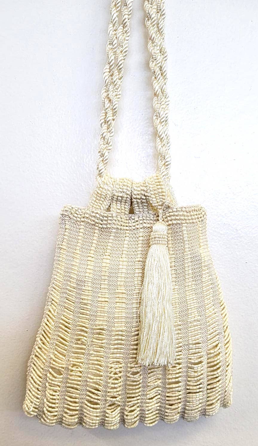 Ricki designs - Vendita all'ingrosso Tracolla - Donna - BORSA CON NAPPINA IN PERLINE ALL'UNCINETTO2