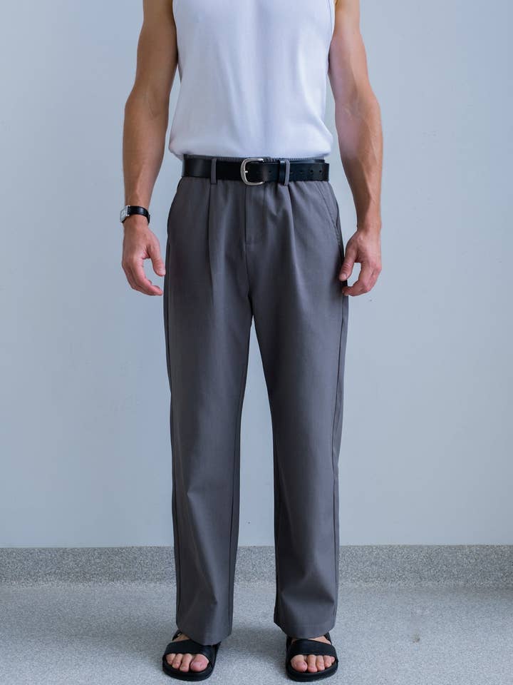 Pantalon Kyoto plissé - anthracite pour la vente par Hipland