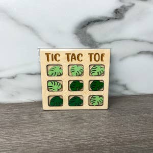 OnDisplay Luxe Acrylic Tic Tac Toe Set, Clear