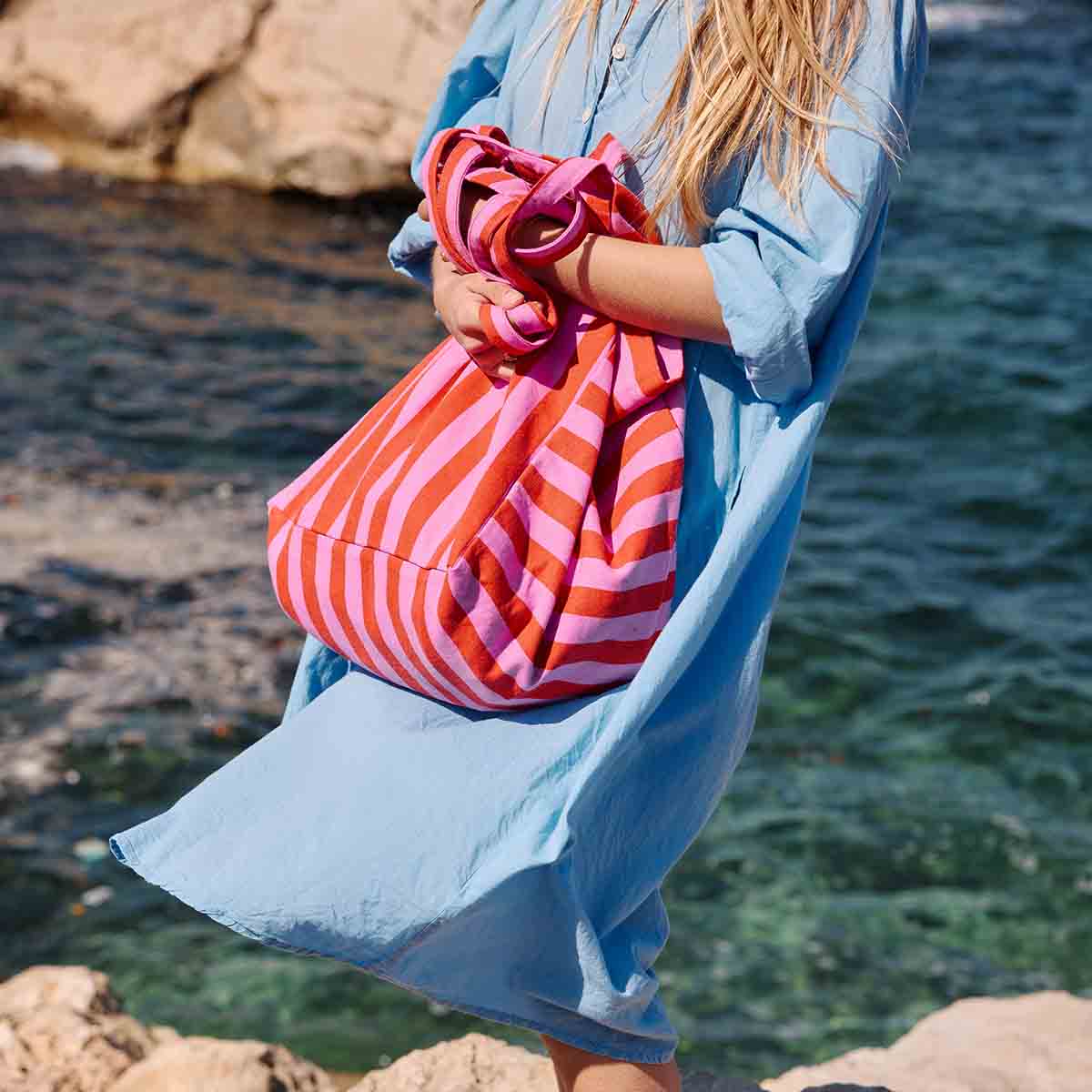 ELISA TOTE BAG STRIPES ORCHID/ TOMATO for wholesale on Faire6