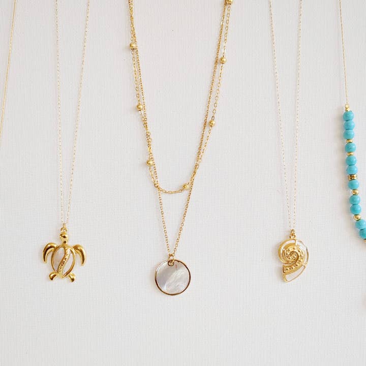 Serie COL-2 – Boho-chic halsband i guld, pärlemor och turkos för wholesale av Bijoux ENORA