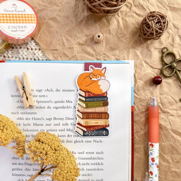 Magnetic Bookmark - Book Lover Fox for wholesale by annalunakdraws