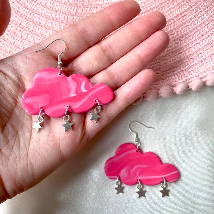 Dangly polymer lera molnformade rosa marmorerade örhängen för wholesale av Made By Samantha