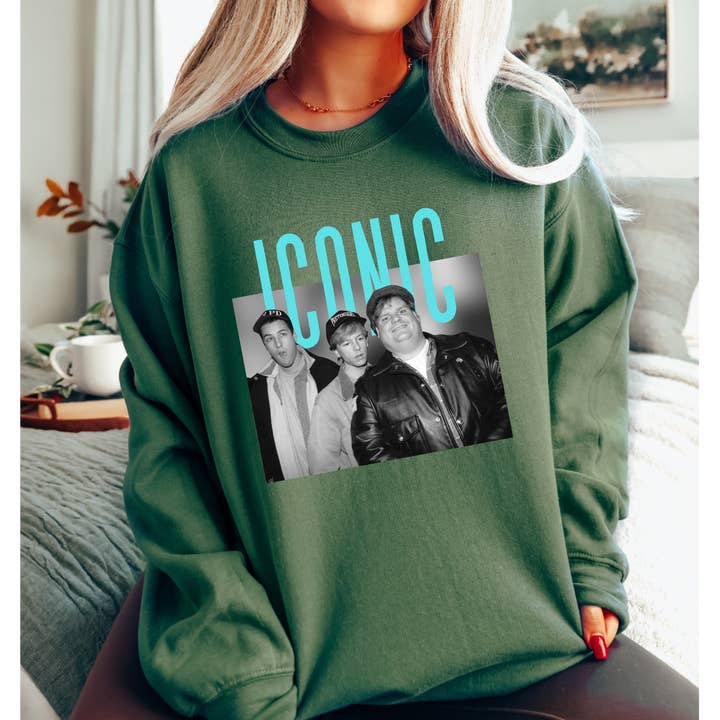 Col rond emblématique pour la vente par Barefoot Beauties