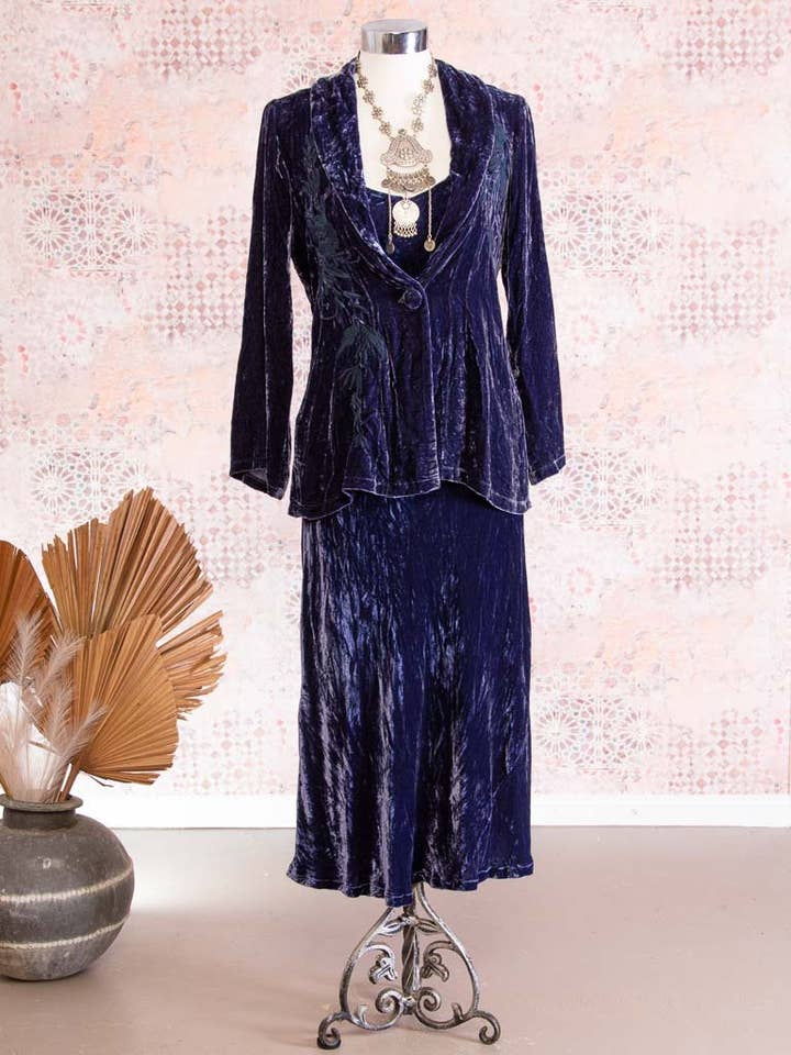 TABOO FASHION - Wholesale Jacket – Women's - Bree Long Silk Velvet Embroidered Jacket8