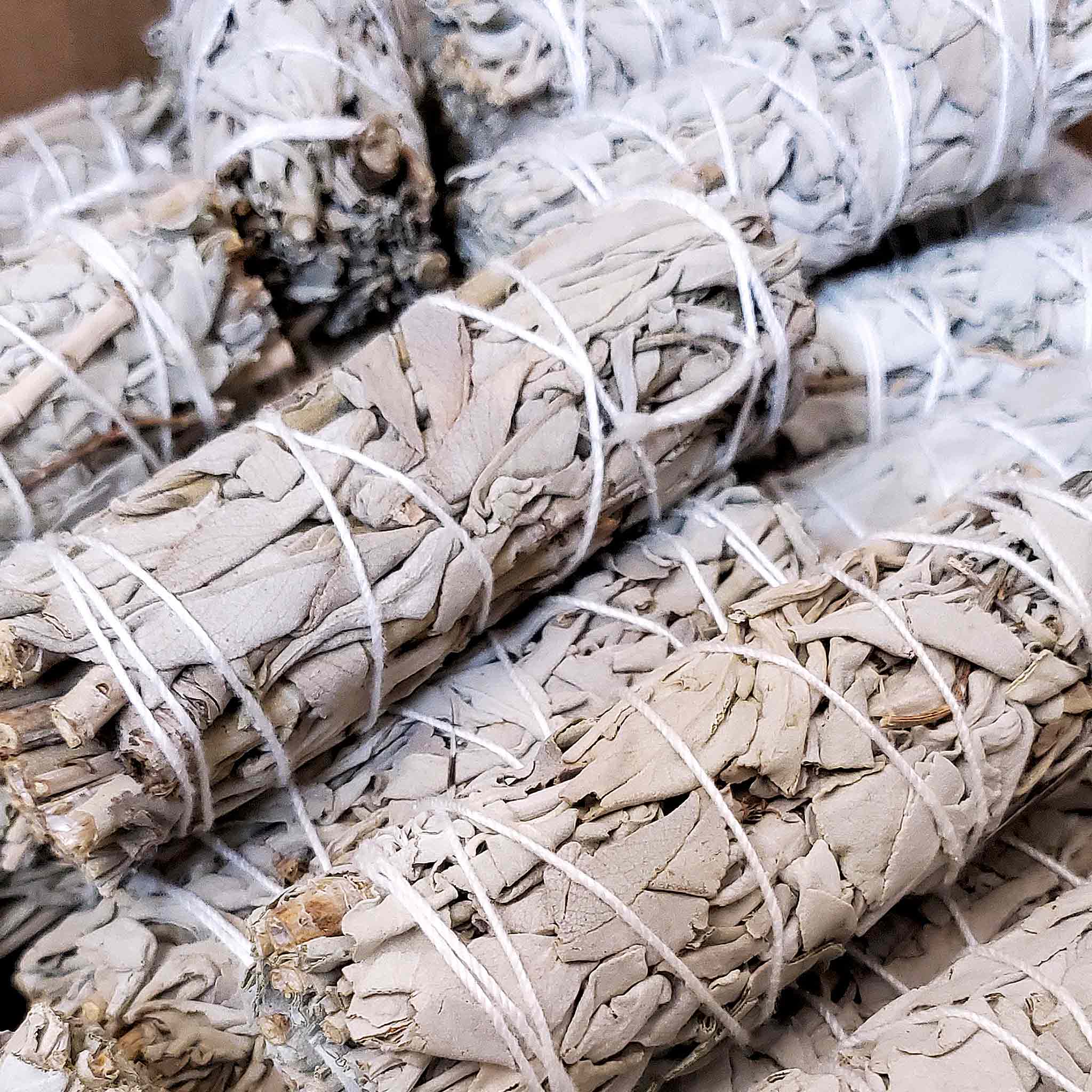 Monague Indigenous Crafts & Gifts - Wholesale Wierrookbundel - Bulk Smudges, 24 stuks1