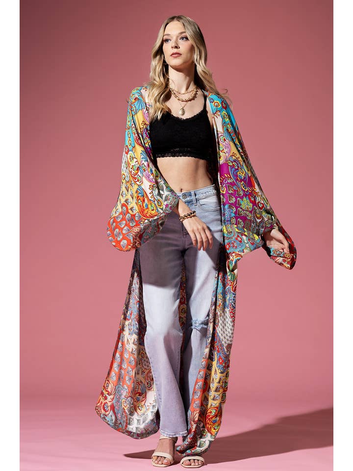 VALENTINA Valentina Kimono von Urbanista mit buntem Muster für den Großhandel auf Faire4