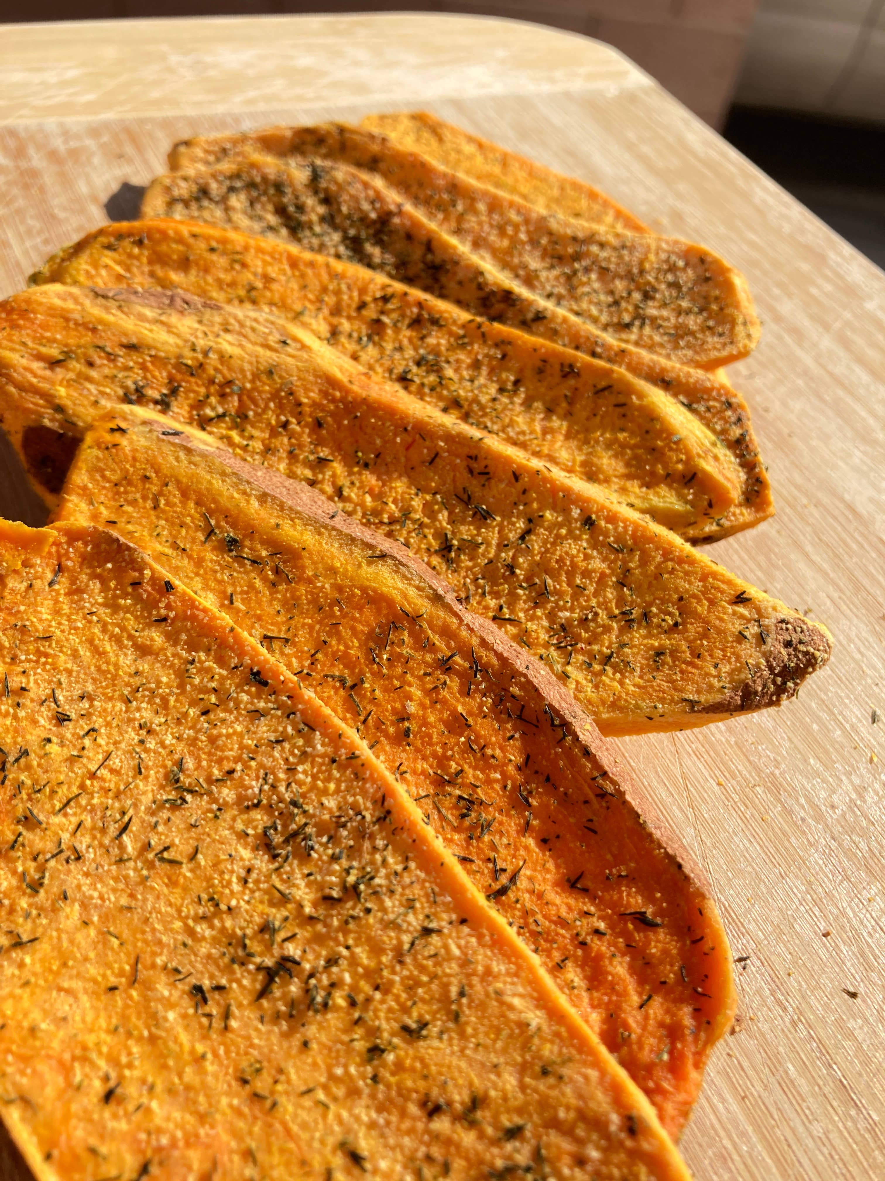 Sweetpotato Awesome - Wholesale Chips - 2 oz Dill and Garlic Sweetpotato Slices/Chips2