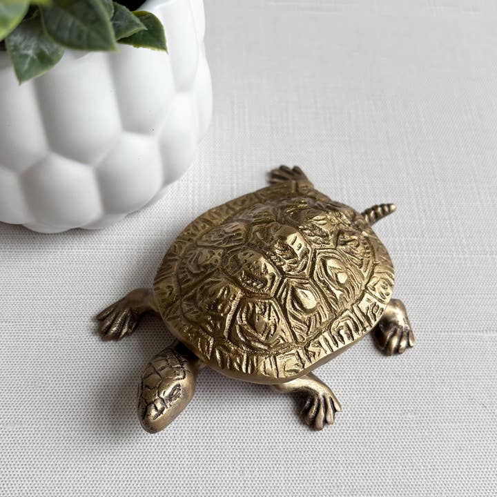 Madison Bay Co. - Historical Home Decor Reproductions - Vente Boîte/rangement à bijoux - Boîte Tortue en Laiton Massif Vieilli Décor de Bureau Table, 4-1/4”4