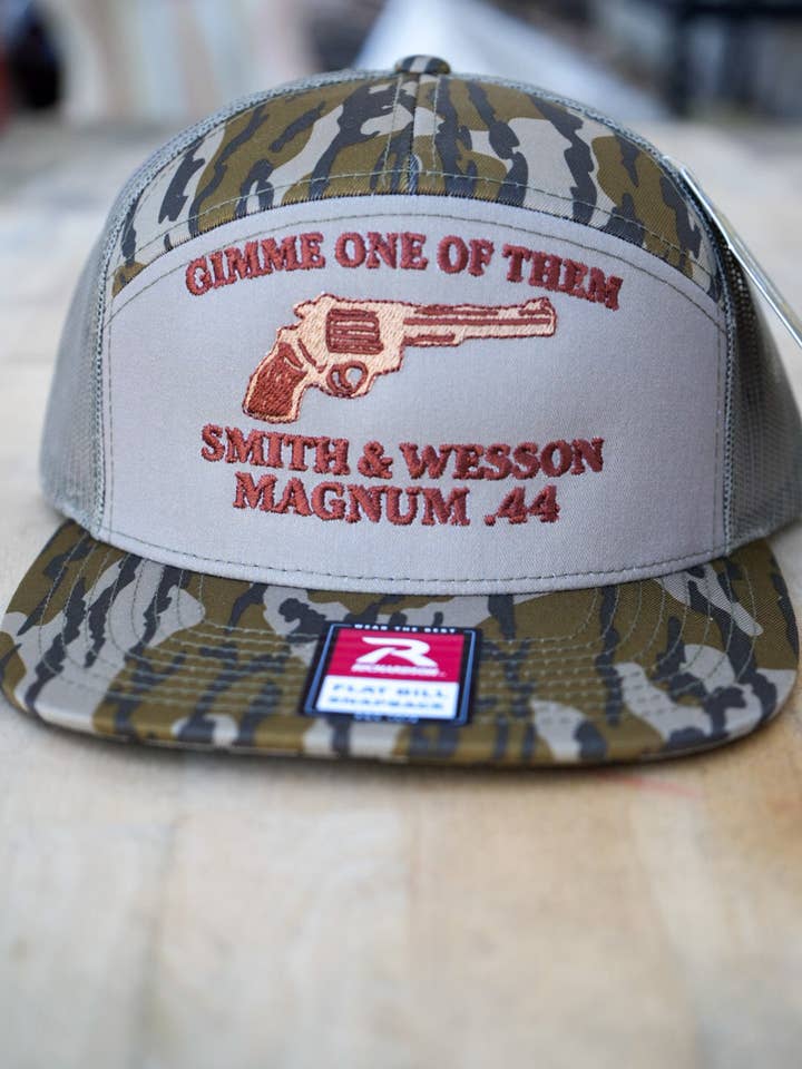 Gib mir einen von diesen Smith & Wesson Magnum .44 bestickten Hüten. für den Großhandel von The Brim Reapers