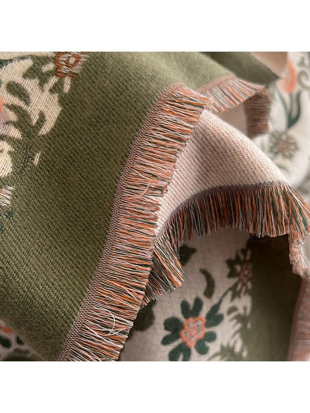 Funkyrel® Atzbranding Limited - Wholesale Scarf - Women's - Scarvii - Winter Paisley Scarf for Women9