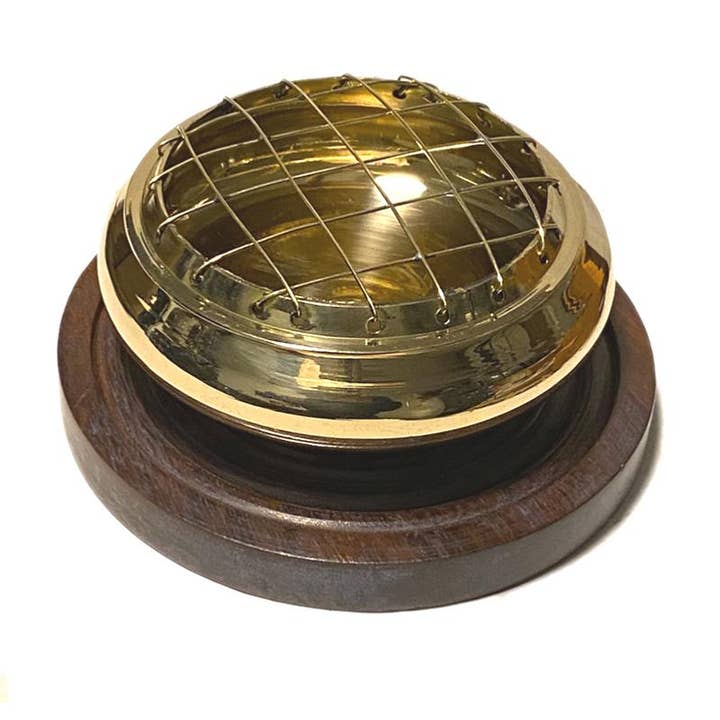 Bronsrökelsebrännare med träbas för wholesale av La Boîte à Cailloux