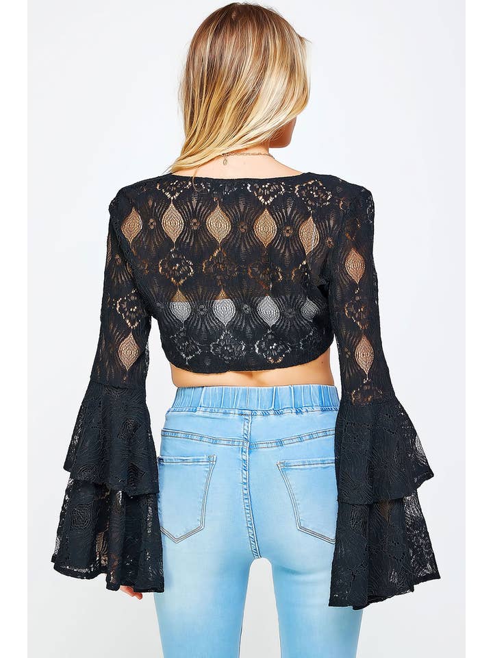 Sweet Generis – Großhandel Bluse – Damen – CROP TOP MIT SPITZE VORNE UND DOPPELTEN GLOCKENÄRMELN5