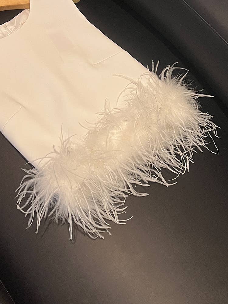 Sanyao Fashion - Wholesale Outerwear Vest - Women's - SY411 White Ostrich Feather Trim Round Neck Sleeveless Top10