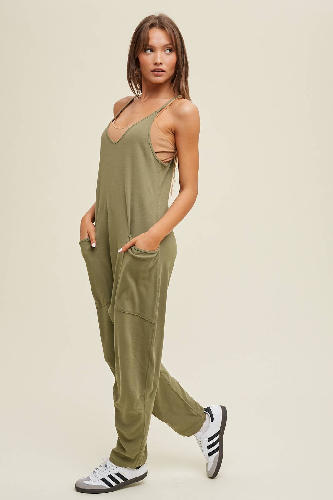 Wishlist Apparel – Engroshandel Jumpsuit - Dame – RIBSTRIKKET JUMPSUIT MED LOMMER/WL23-80021