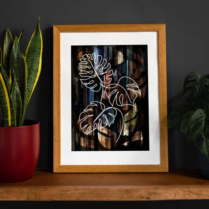Zwarte Monstera-print met gouden textuur voor wholesale door Ink & Drop