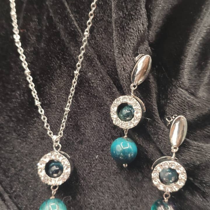 Ensemble Oeil de Tigre Bleu pour la vente par Best company sas di Alaia carmela