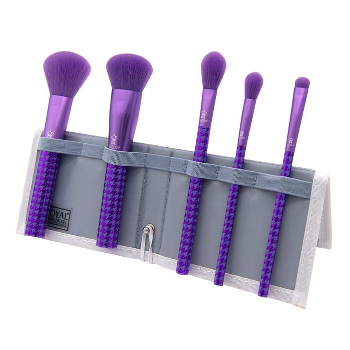 Kit de volantes faciales MŌDA® Keep It Classy, morado metalizado y otras tendencias de Resultados para cepillos barrer al por mayor. Devoluciones gratuitas y condiciones de pago a 60 días en Faire en Faire.