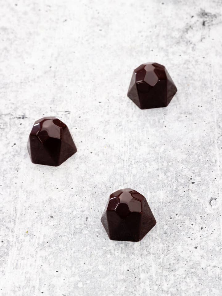 Box of Caramels for wholesale by Parré Chocolat