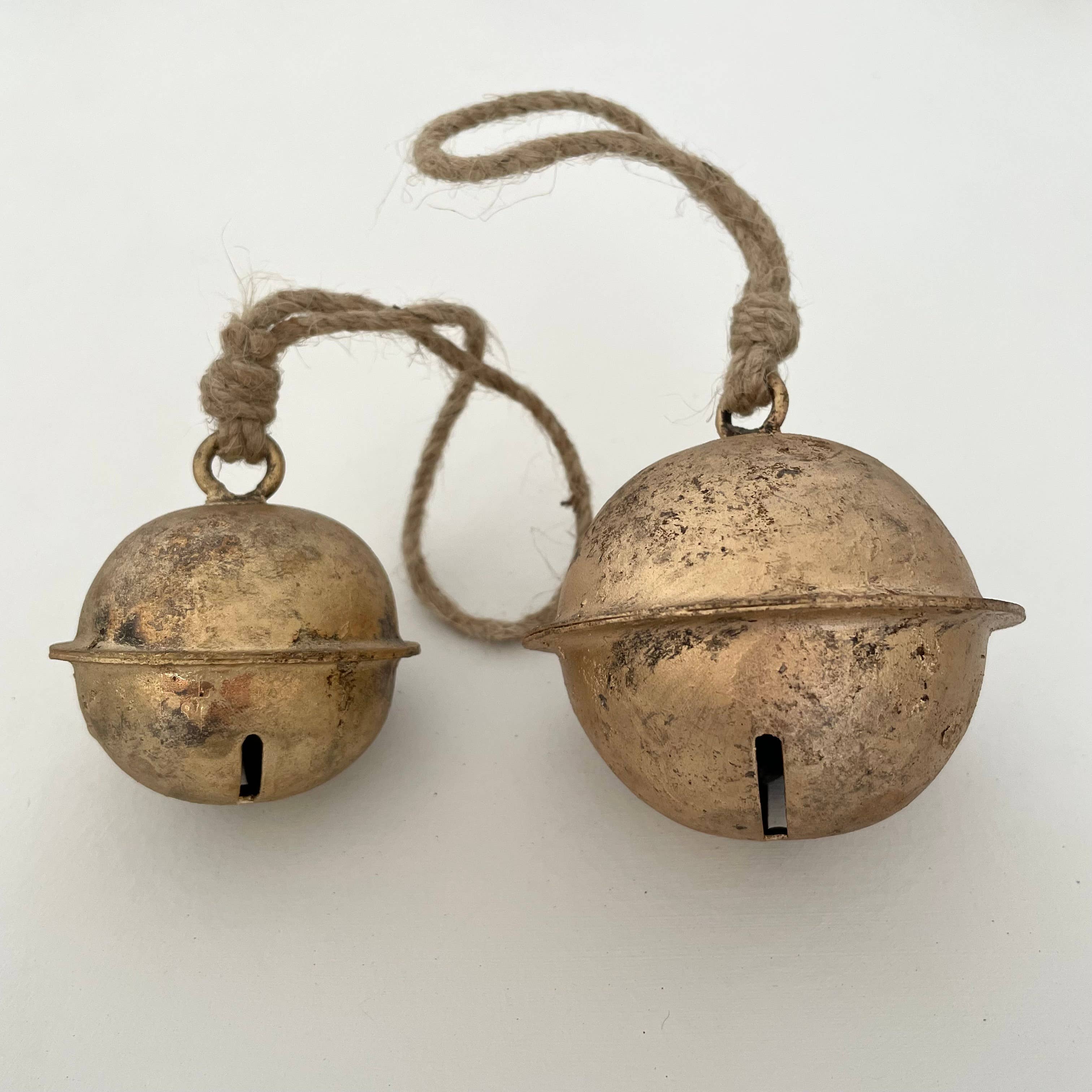 fort & field - Wholesale Bell - 3" large sleigh jingle tin brass finish bell w/ jute hanger2