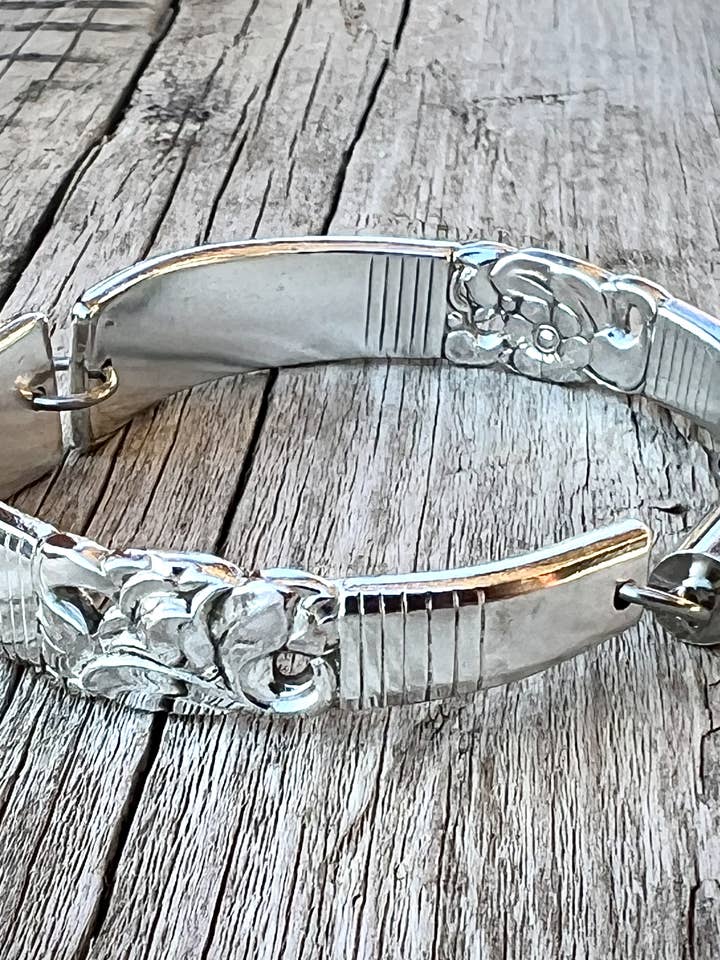 Pulseras para cubiertos. - Morning Star - de Spoon Handles para venta al por mayor de Pumpernickel and Wry