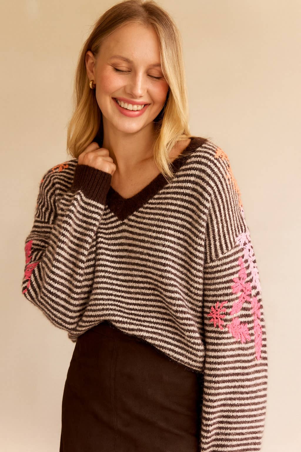 Afinity - Wholesale Knit Sweater - Women's - 🧶 Striped sweater with colorful floral embroidery AP150 CHOCO0