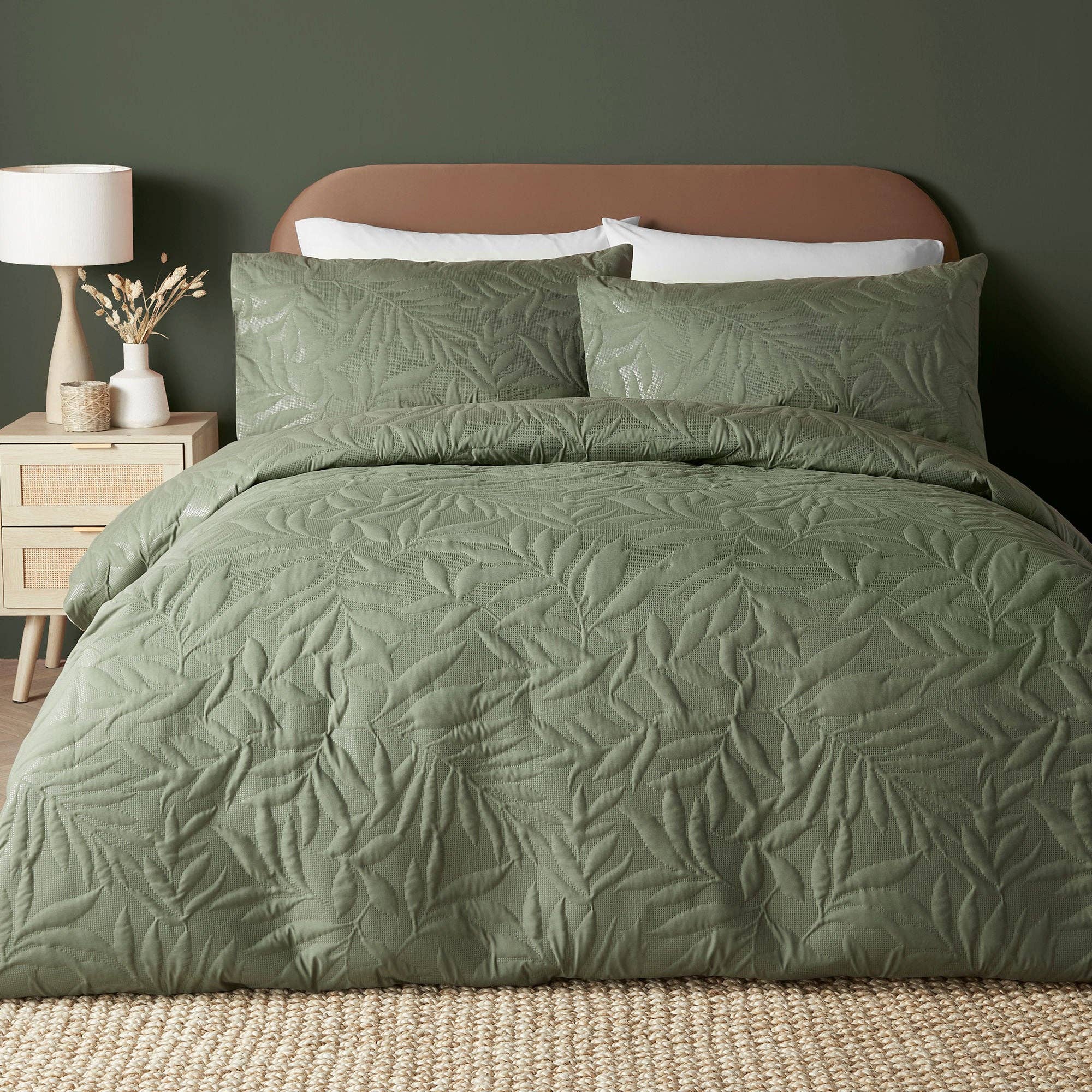 UW Home – wholesale Bedding set – Luana Duvet Cover Set by Serene in Dark Green0