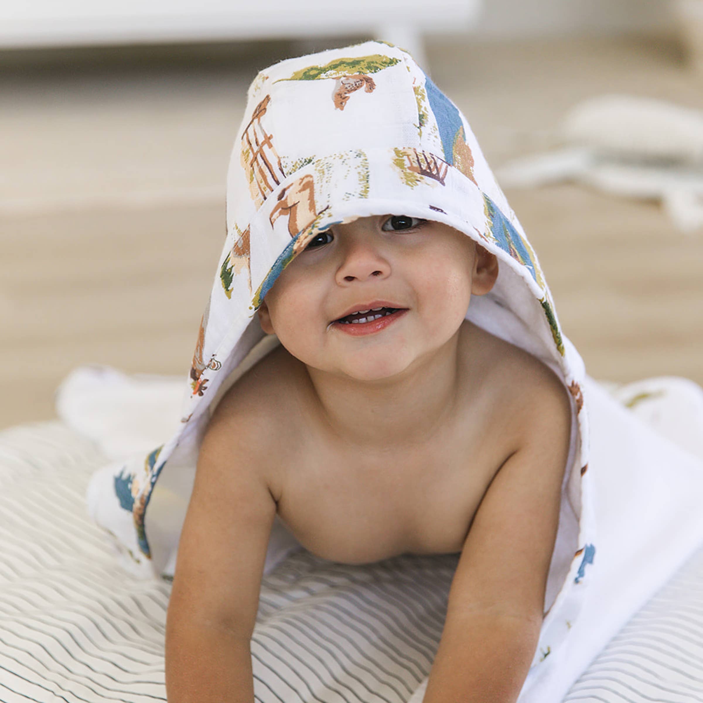 Bebe au Lait - Wholesale Hooded Towel - Kids & Baby - Wyoming Baby Hooded Towel3
