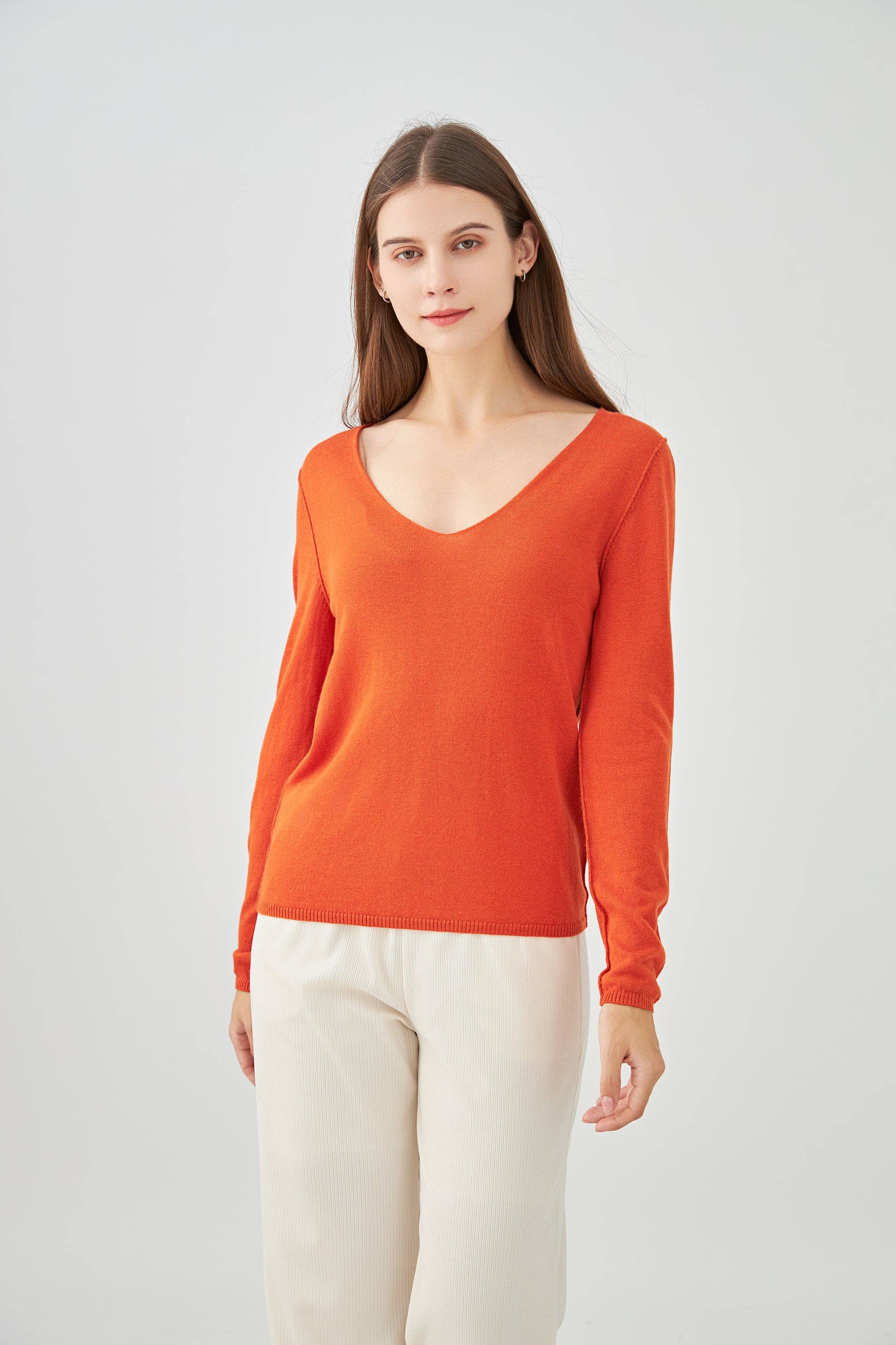 jw.atelier - Wholesale Knit Sweater - Women's - Cashmere silk V-neck sweater1