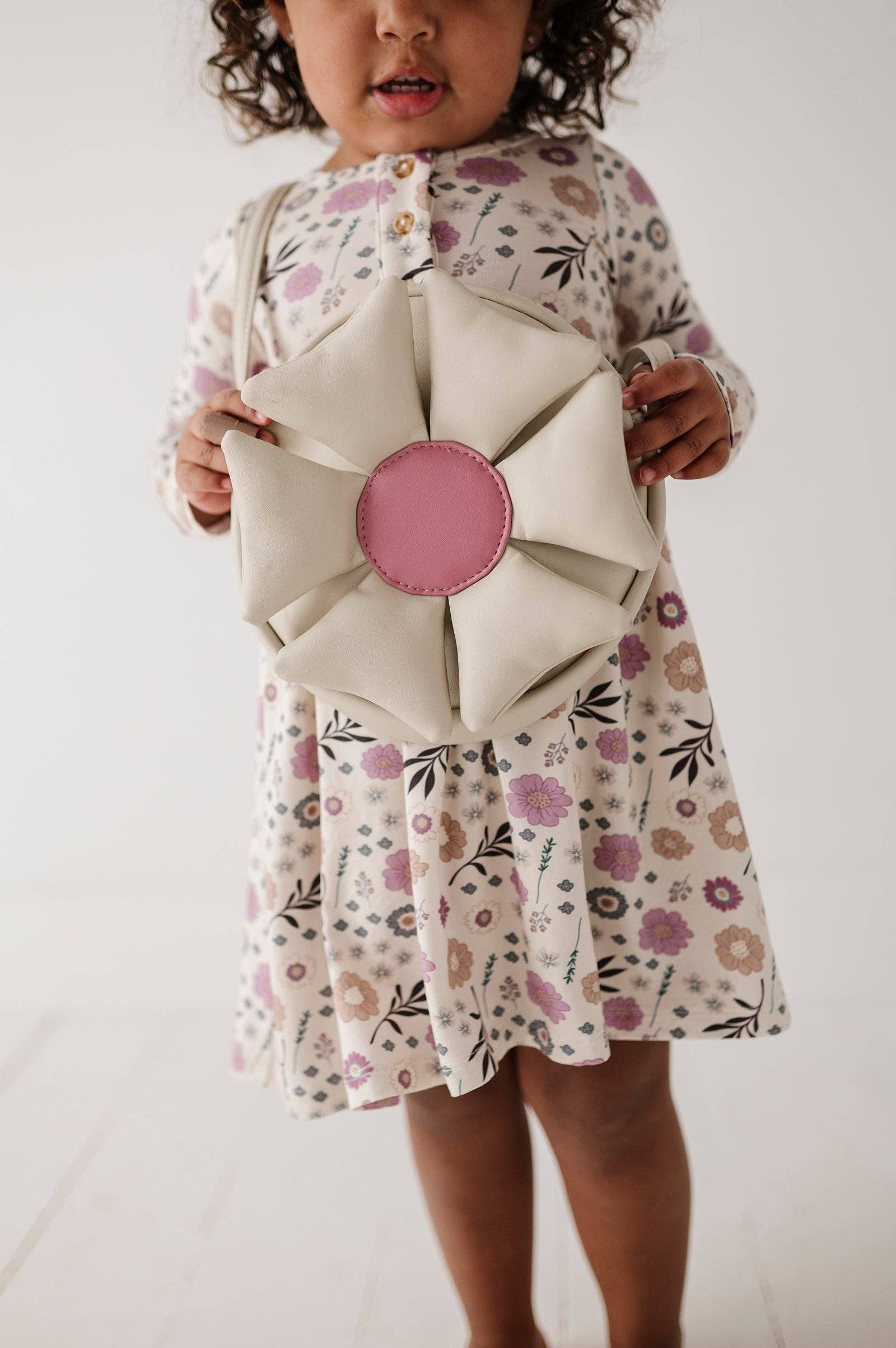 Cream Flower Purse Fall Winter 2025 for wholesale on Faire5