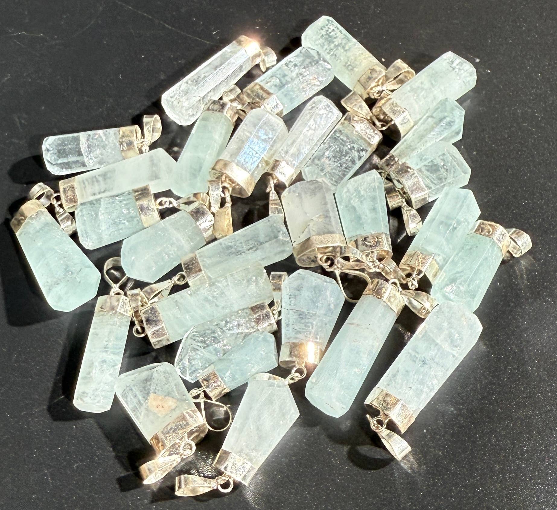 Metaphysical & Healing Crystals – wholesale Individual charm/pendant – AQUAMARINE PENDANTS WITH STERLING SILVER1