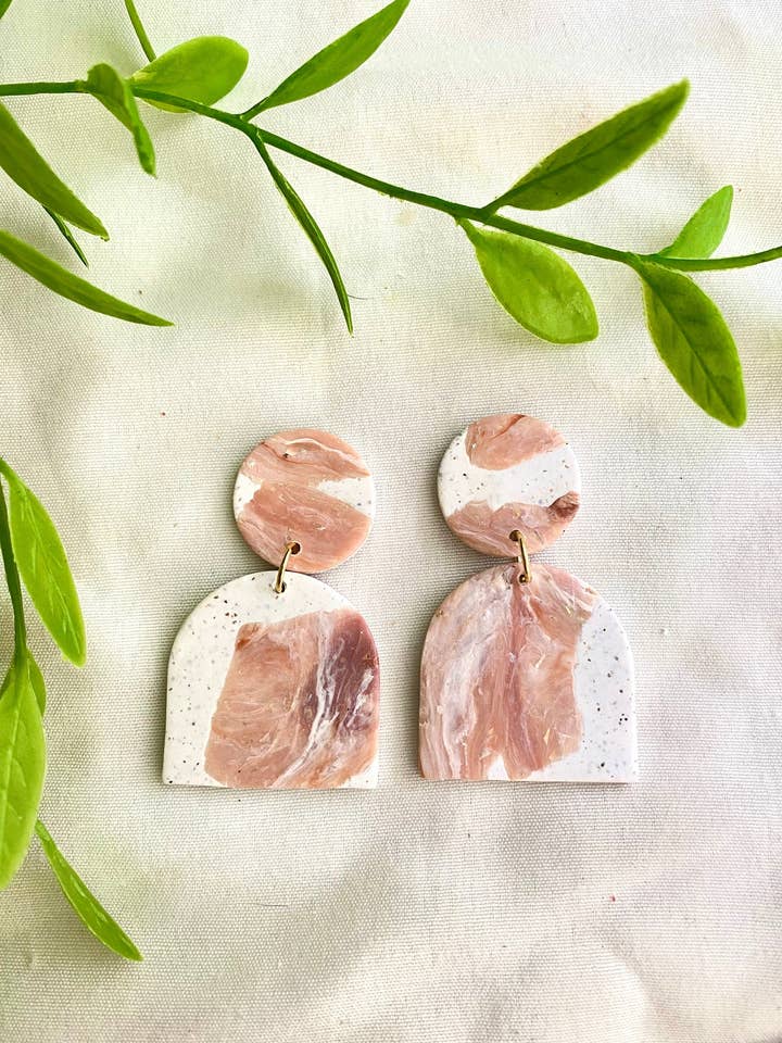 Ohrringe mit Terrakotta-Bogen für den Großhandel von Glitter and Glow Co