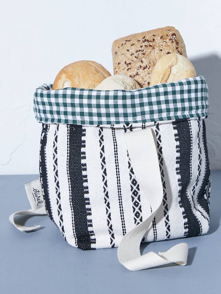 Kleine broodmand alpujarra wit, zwart en groen vichy voor wholesale door Eturel Madrid