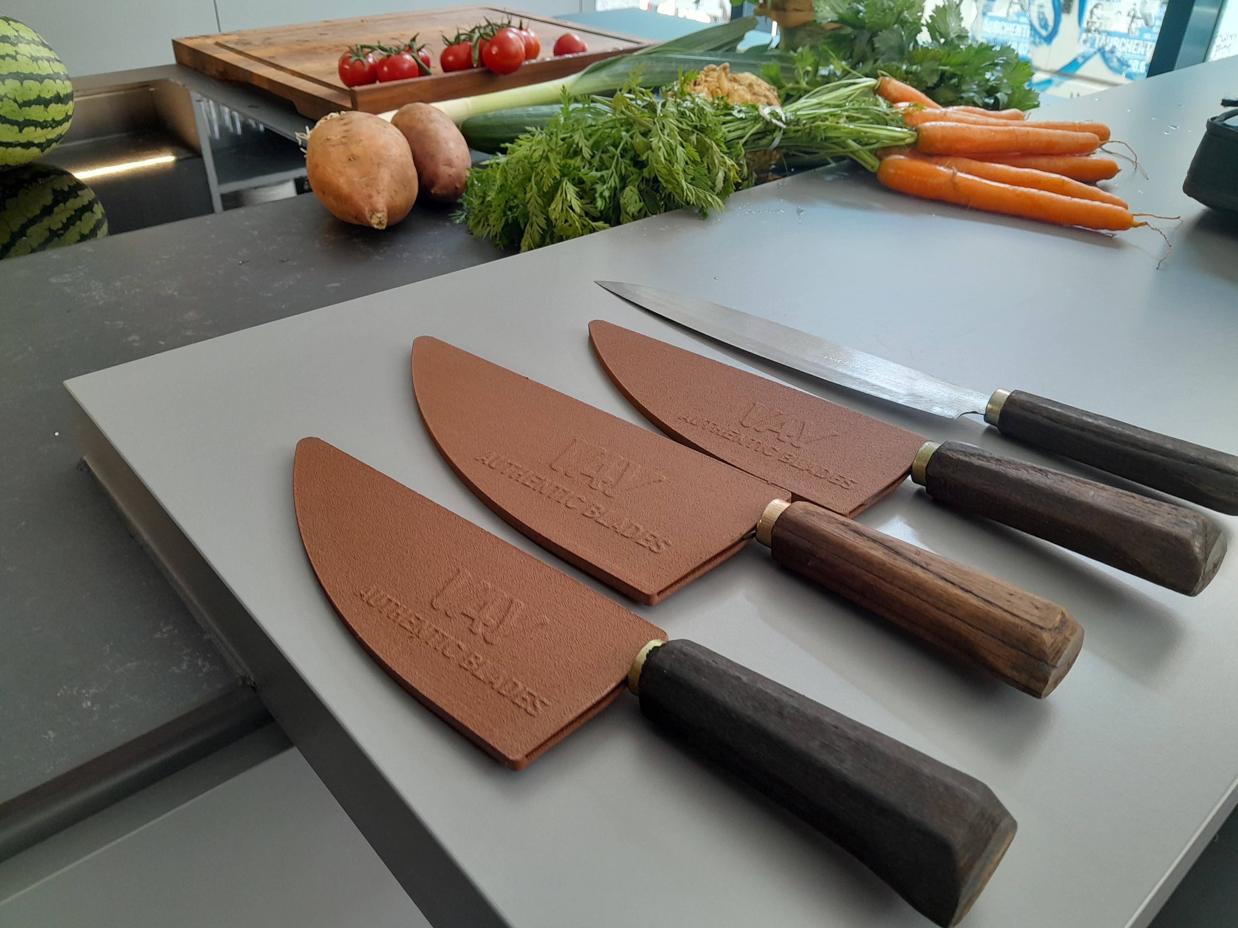 AUTHENTIC BLADES - Vente Couteau de cuisine/multi-usage - Authentic Blades - Étui pour couteau VAY lame polie taille 16-231