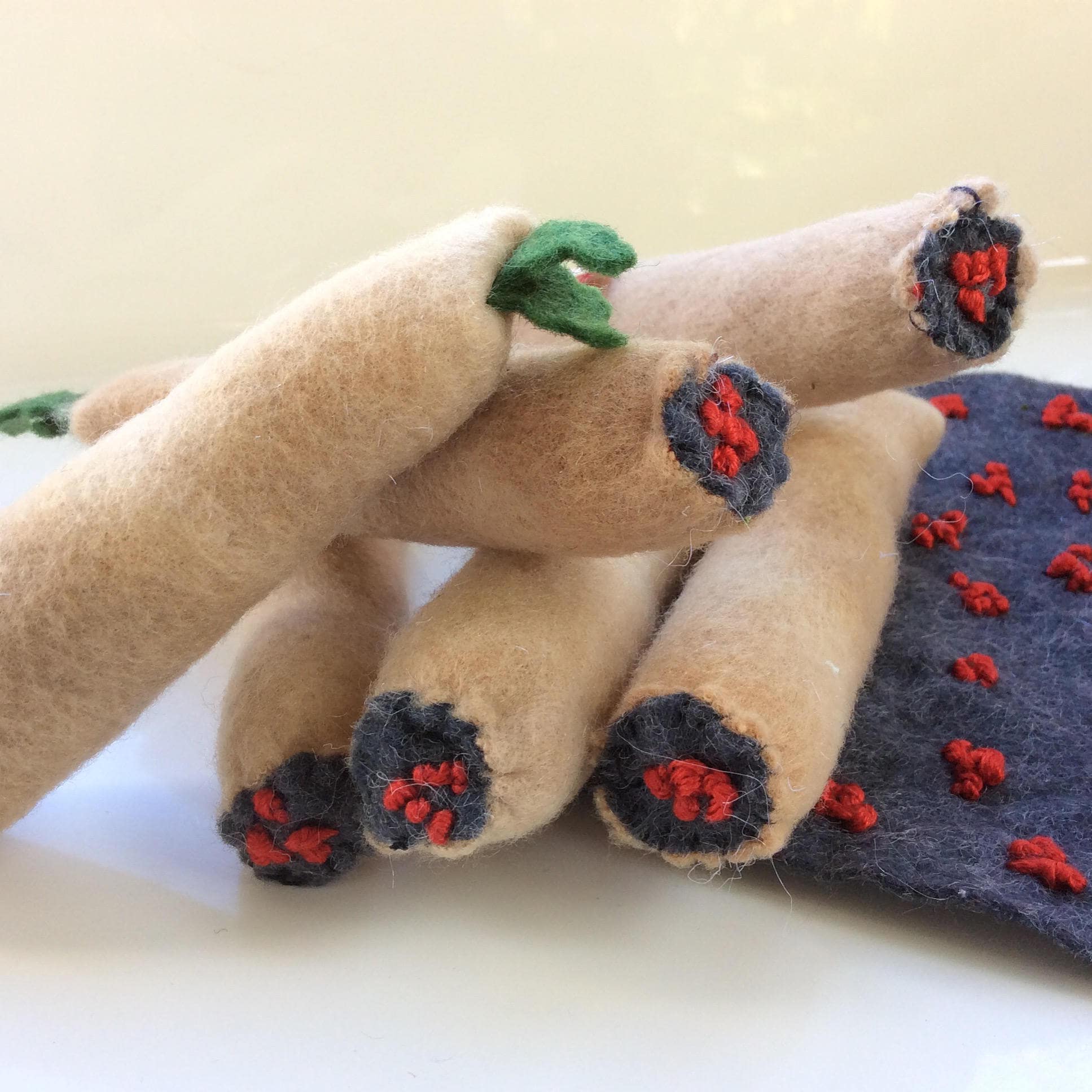 Miso Handmade - Wholesale Pet Toy - Cat - Marijuana & Joint Cat Toy 2 pc set3