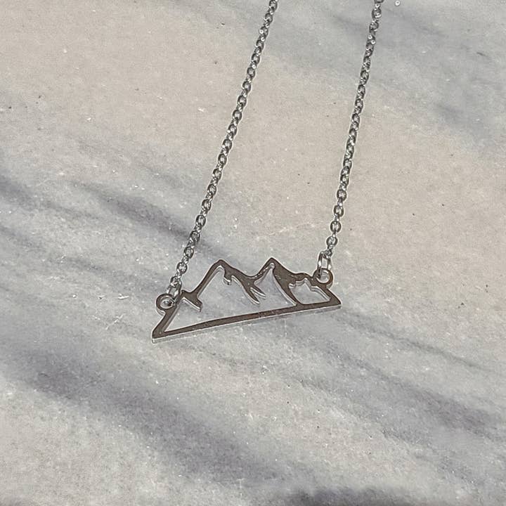Alora Boutique Inc. - Wholesale Pendant/Charm Necklace - Aspen Dainty Mountain Necklace1
