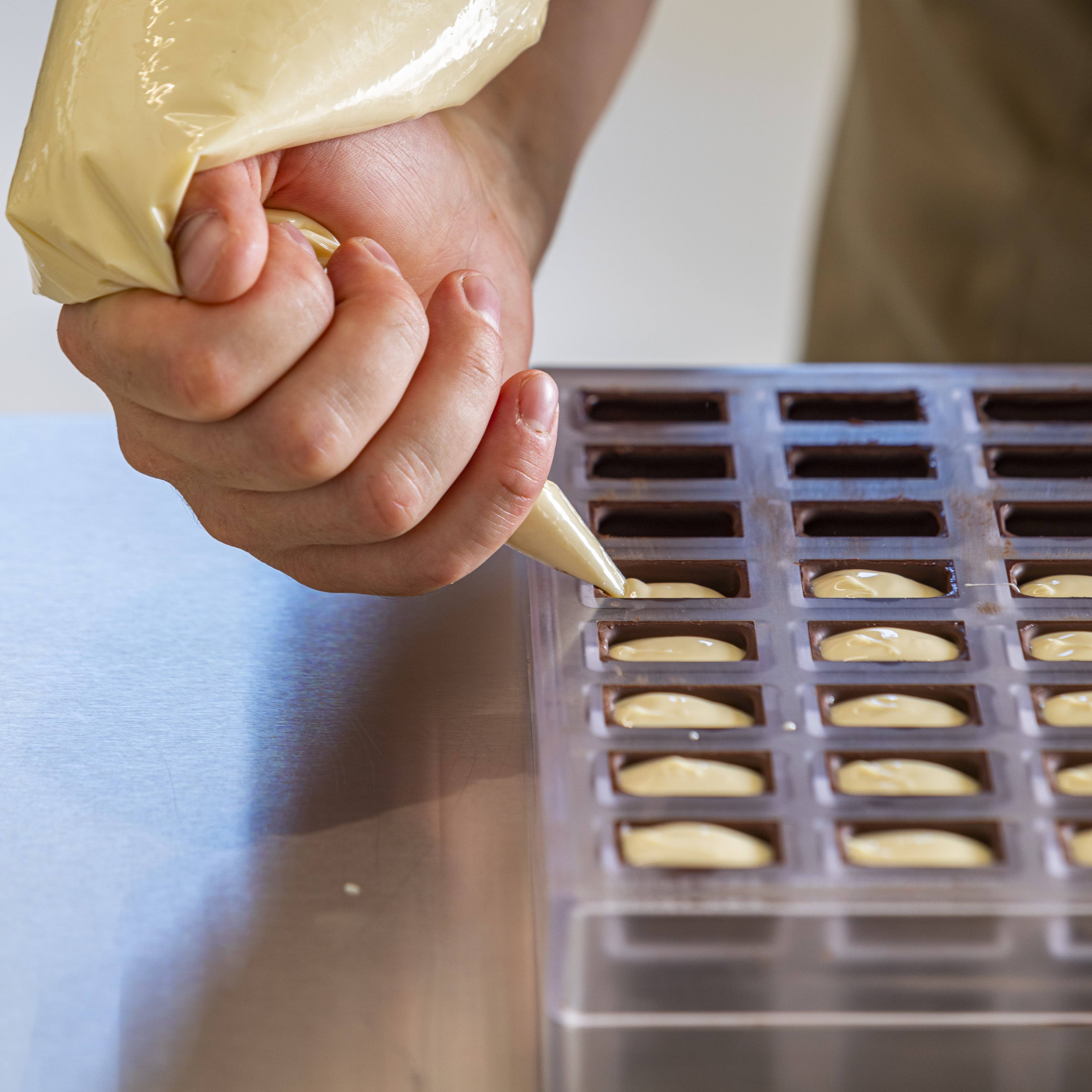 Cioccolato Lavoratti 1938 - Venta al por mayor Caja de bombones - Bombones aperitivo de chocolate con Parmigiano Reggiano2