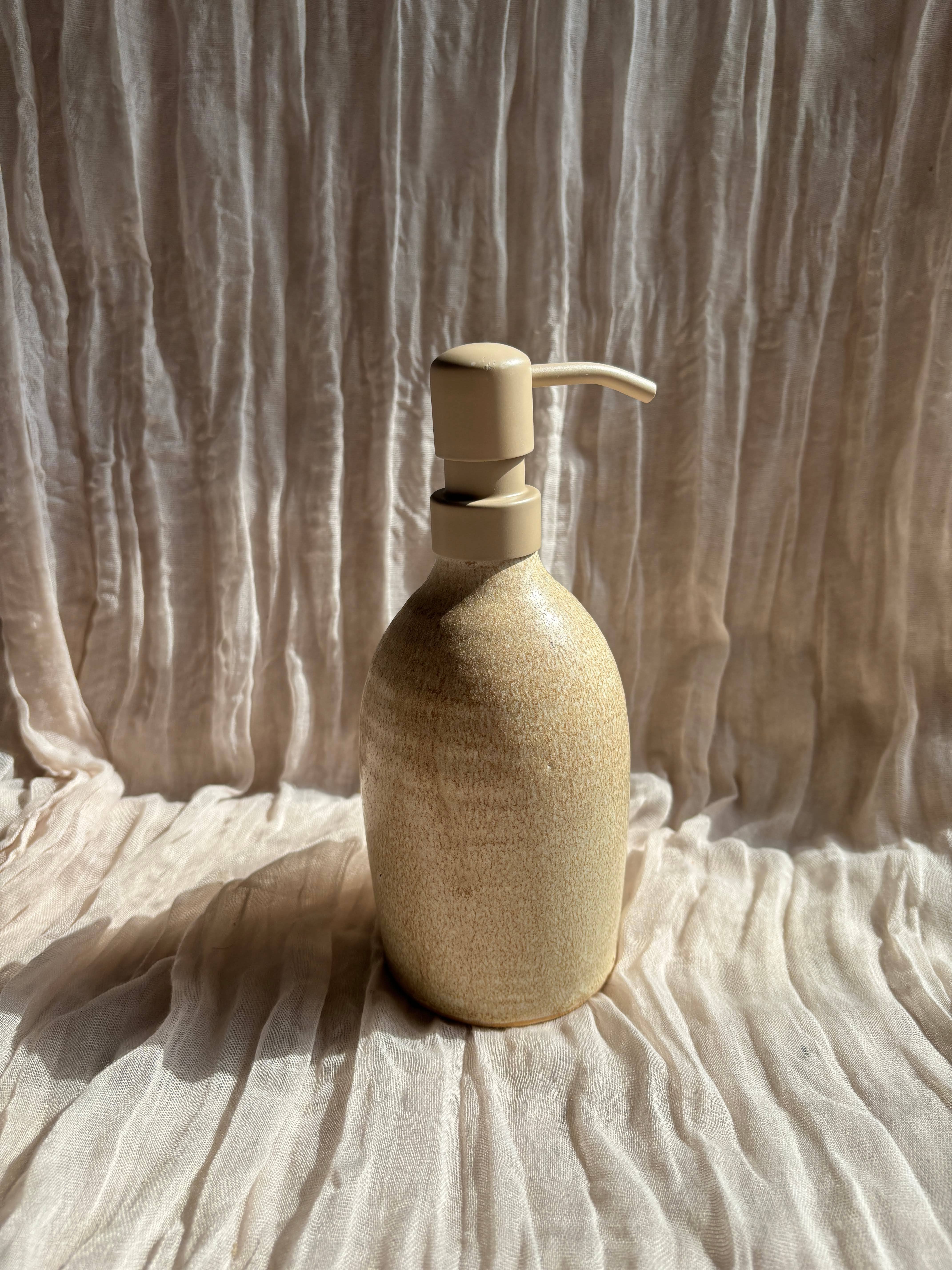 Charlotte Manser Ceramics - Vente Distributeurs de savon - Flacon distributeur de savon liquide à la crème3