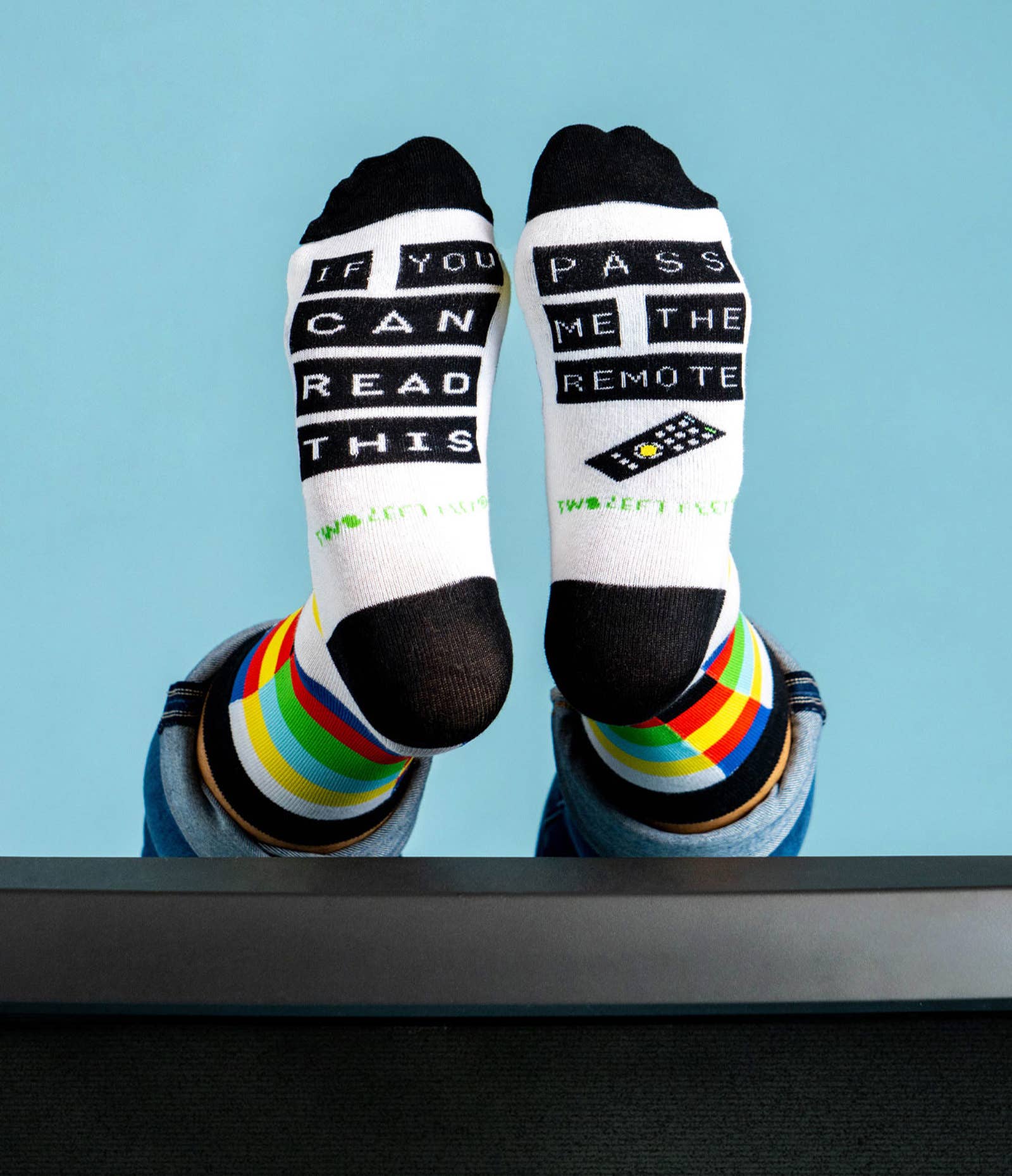 DM Merchandising – wholesale Strumpor - Unisex – Två Vänster Fötter Läs Denna Samling Öppet lager1