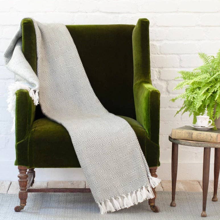 Weaver Green - Wholesale Throw Blanket - Diamond Dove Grey Blanket4