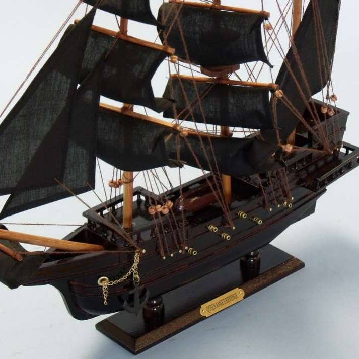 Hampton Nautical - Wholesale Decorative Tabletop Object - Blackbeard's Queen Anne's Revenge Model Pirate Ship 20"3