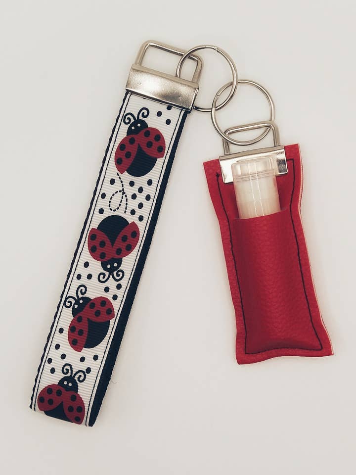 Nyckelpiga nyckelring armband och Chapstick hållare Set för wholesale av KSS Made - Handmade Keychain Wristlets