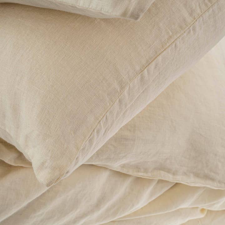 Parure de lit Reverie Linen Queen, ivoire pour la vente par INDABA HOME